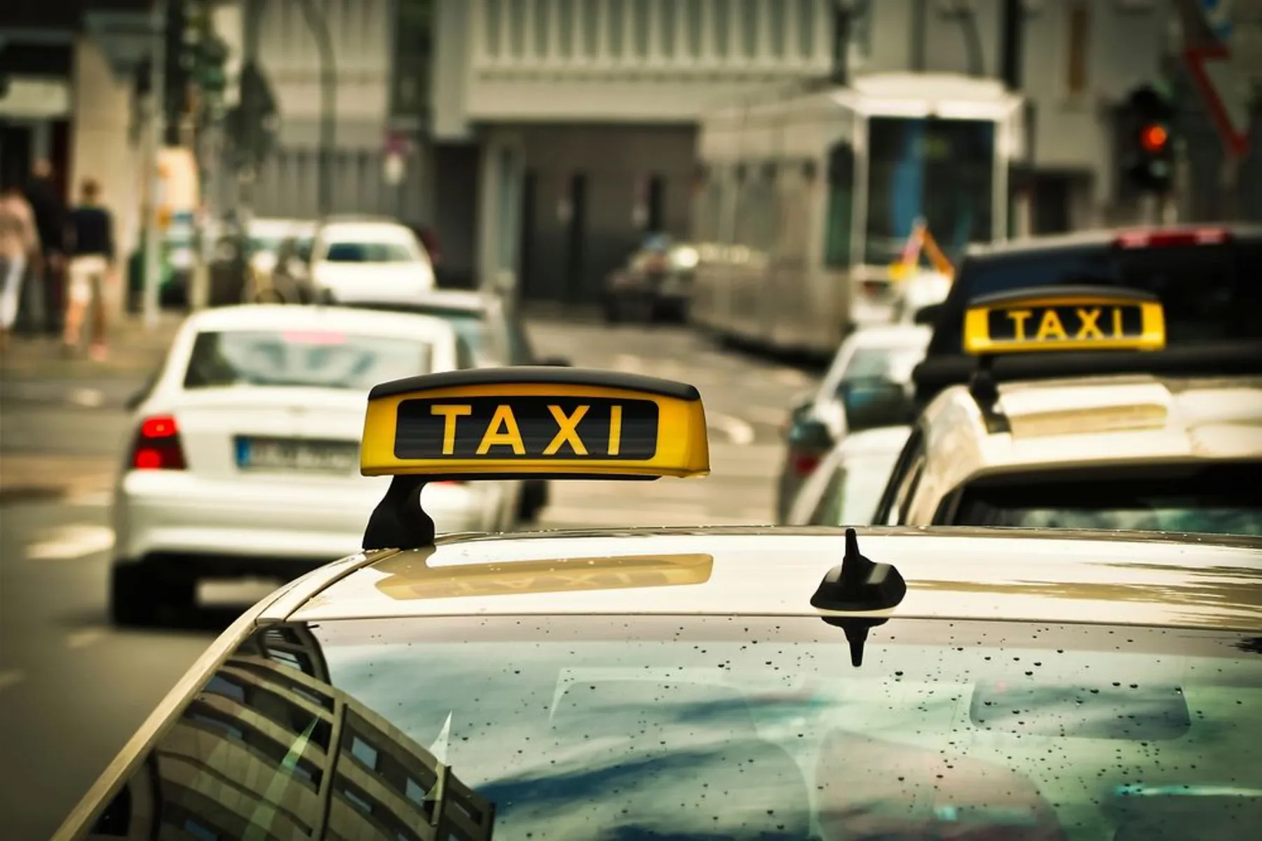 The-Benefits-of-Using-a-Taxi-Service-for-Business-Travel
